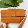 Caperucita Rosa (Rosa Navarro) Bolso Alargado Tono Caramelo Acolchado Charlize Ly2091 (Dsln)
